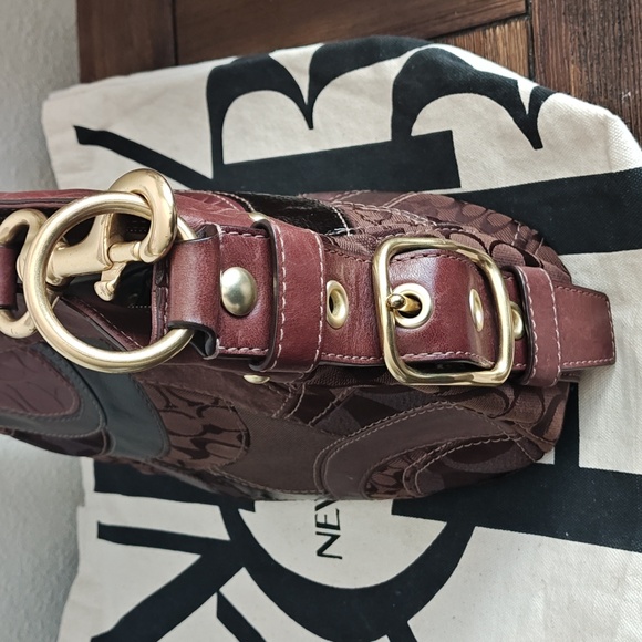 Coach Zoe Patchwork Shoulder Bag - Picture 3 of 16